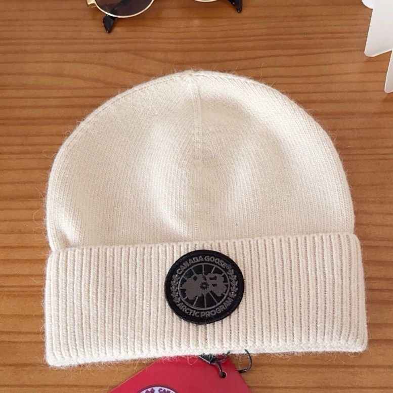 Canada Berretto - Luxury Drip Outfit -  TrapShop