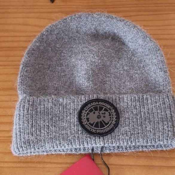 Canada Berretto - Luxury Drip Outfit -  TrapShop