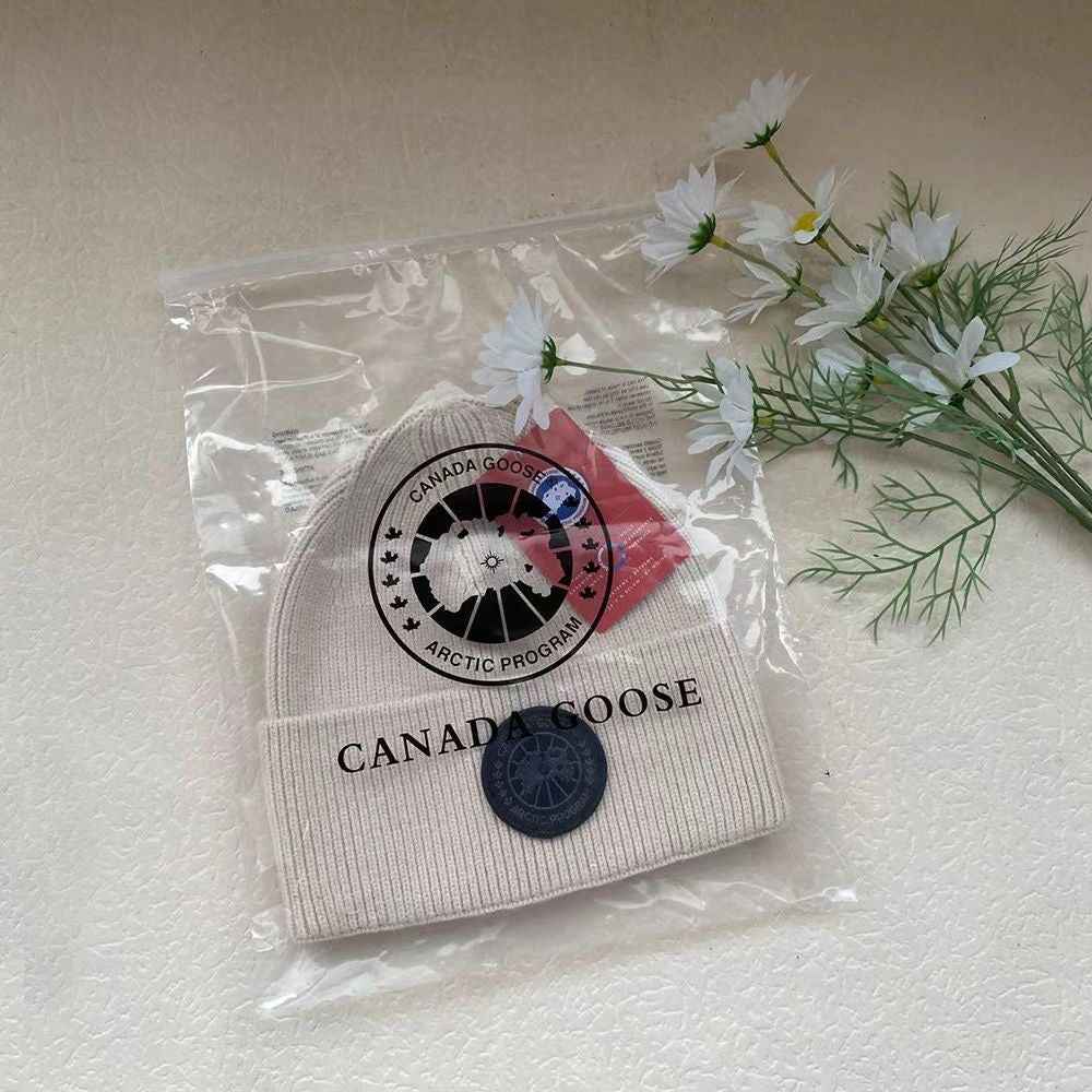 Canada Berretto - Luxury Drip Outfit -  TrapShop